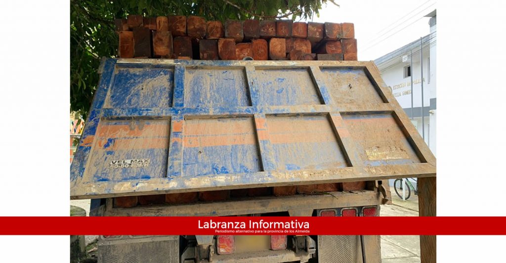 En operativo vial la CAR incautó 280 bloques de madera ilegal