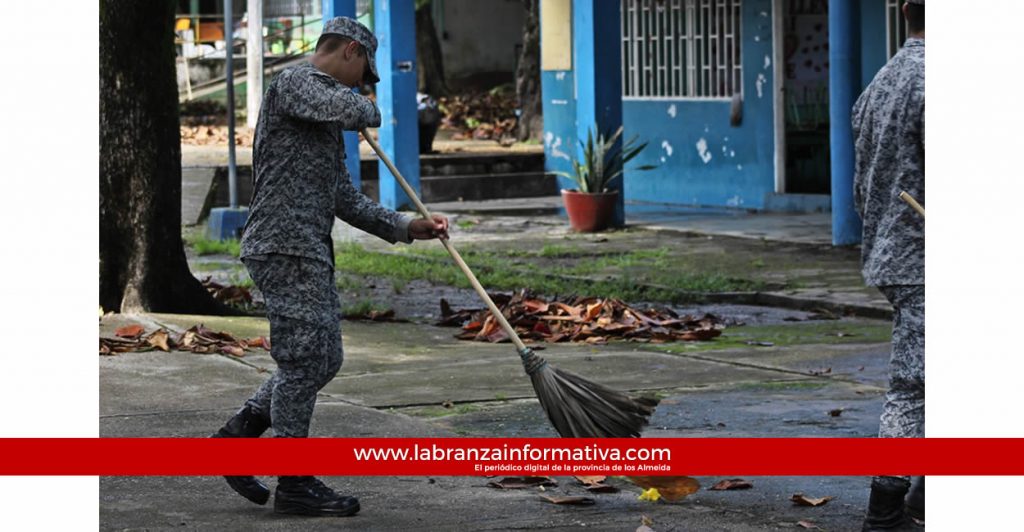 Fuerza Aérea Colombiana lideró jornada de aseo en La Dorada (Caldas)
