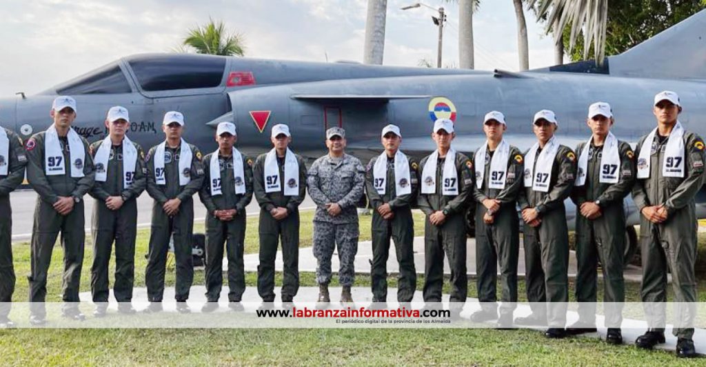 Cadetes de la Fuerza Aérea Colombiana inician su fase de vuelo