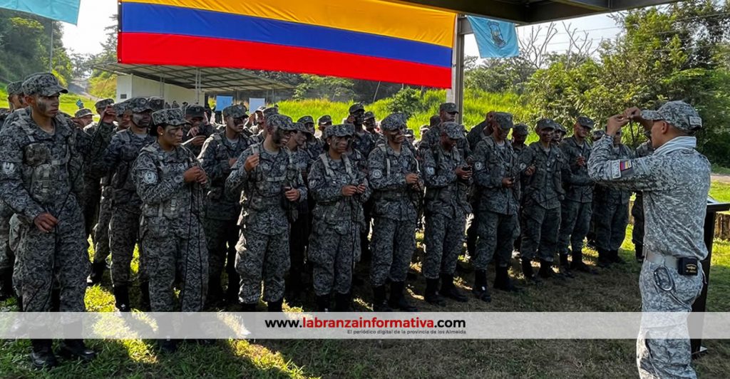 Jóvenes demuestran su disciplina y valor en su formación como suboficiales