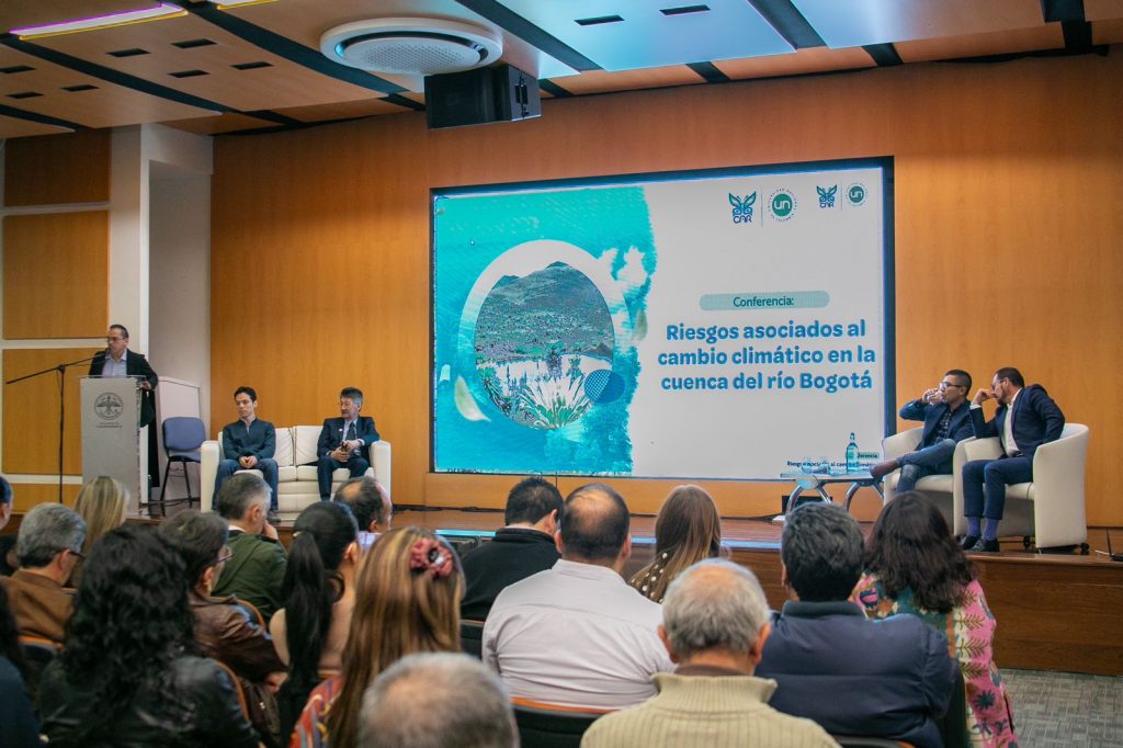 “46 municipios de la cuenca del río Bogotá tendrán reducción en su oferta hídrica de hasta el 13.8% a finales de siglo” afirmó Alfred Ignacio Ballesteros, director de la CAR