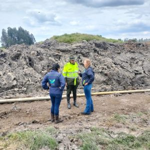 CAR impuso medida preventiva a dos predios por afectación al humedal Gualí en Funza