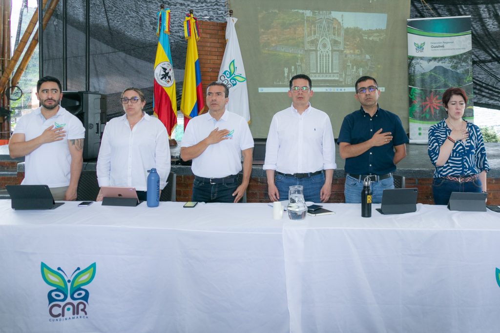 “Nuestro compromiso es trabajar por el ordenamiento ambiental que ponga freno al crecimiento urbanístico desbordado en Gualivá”: Director de la CAR