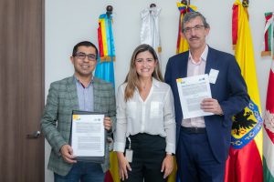 CAR y ANDI sellan alianza para la transformación productiva y la protección ambiental