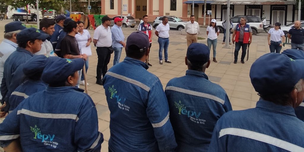 Viotá aceptó el reto de Chocontá y realizó la limpieza del canalón del barrio San Pedro II