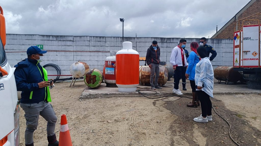 Operativo conjunto de la CAR y autoridades de Soacha pone en evidencia peligroso manejo de empresa comercializadora de gas