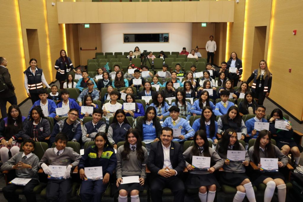 Más de 120 jóvenes de Sabana Occidente ahora son ‘Embajadores Regio