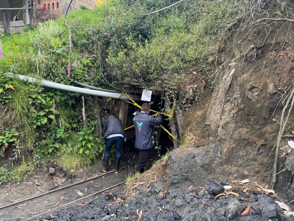CAR pone freno a mina ilegal de carbón que operaba en Villapinzón, Cundinamarca