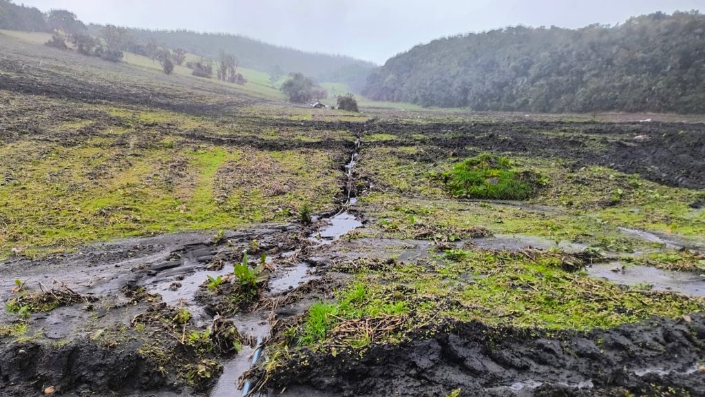 Contundentes operativos de control de la CAR en La Calera por mal manejo del agua