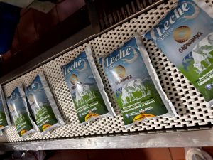 Cundinamarca respondió a la crisis: los primeros 21.000 litros de leche UHT están listos para salir al mercado