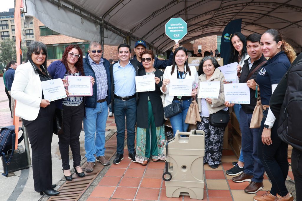 Estudiantes de Cundinamarca ya cuentan con filtros para mejorar la calidad del agua