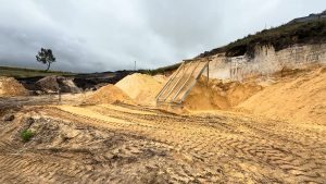 CAR suspende actividad minera a cielo abierto en zona de uso agrícola y ganadero en Villapinzón, Cundinamarca