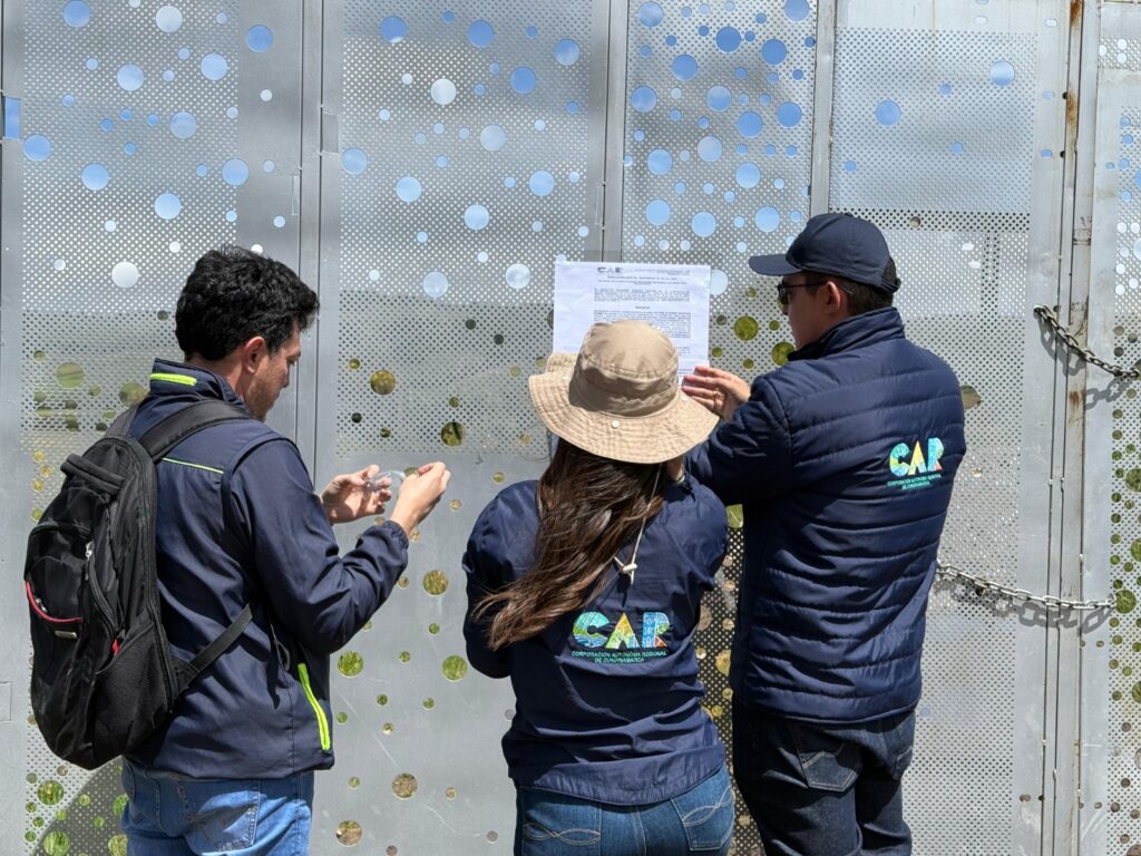 CAR suspende actividades de cultivo de rosas en zona protegida de páramo en Zipaquirá