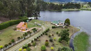 6 destinos naturales a pocas horas de Bogotá para viajar en esta naviadad 2025-2026, apuesta ecoturística de la CAR