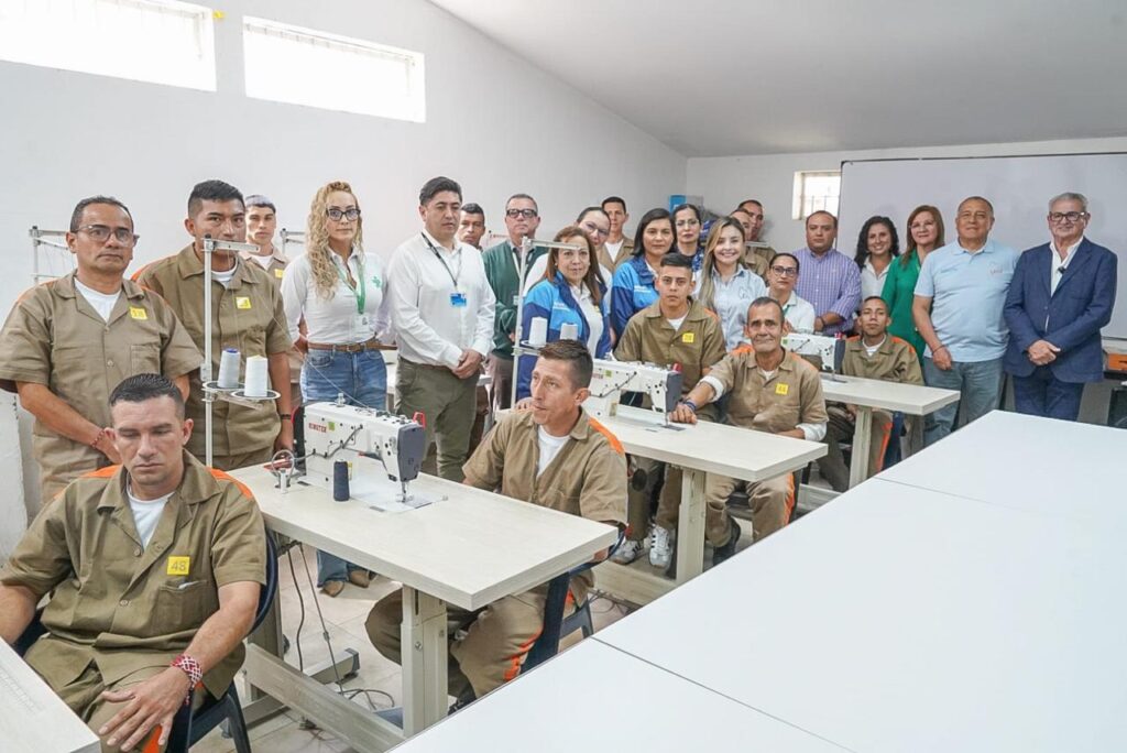 En Fusagasugá, se puso en marcha la Primera Unidad Productiva de Confección operada por personas privadas de la libertad