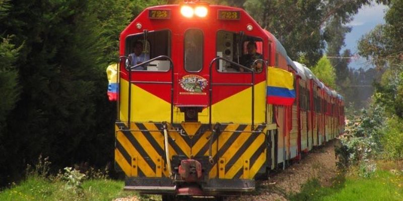 “Estamos rehabilitando 14,6 kilómetros del corredor férreo que conecta a Zipaquirá con Nemocón”: gobernador Jorge Rey