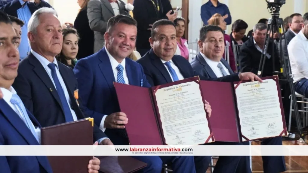 Alcalde de Chocontá recibió la Orden del Congreso de Colombia en el grado de Caballero