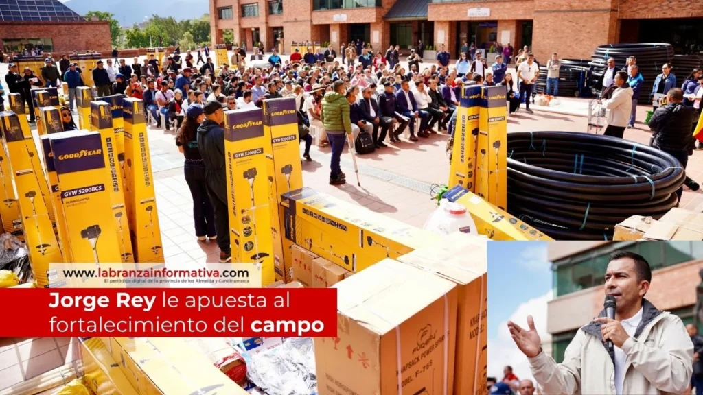 Gobernador hizo entrega de herramientas y equipos a grupos de jornaleros cundinamarqueses