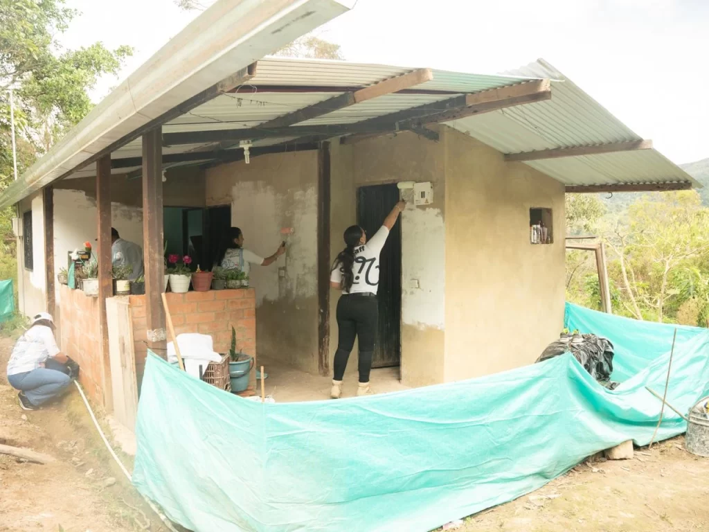 19 hogares de Cundinamarca con niños que padecen enfermedades huérfanas o terminales serán mejorados gracias a una alianza con el sector privado
