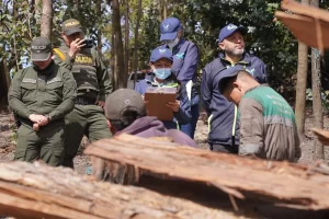 CAR despliega brigadistas en operativos contra quemas ilegales para evitar incendios forestales
