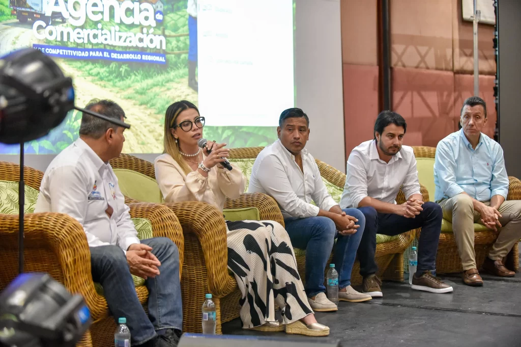 Cundinamarca presenta a organizaciones campesinas medidas frente a la sequía