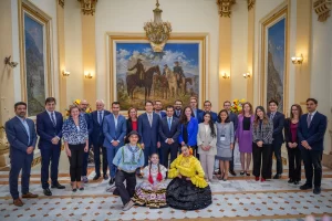 “Abrimos el diálogo internacional con 17 embajadas para que las mejores empresas participen en el RegioTram del Norte”: gobernador Jorge Rey