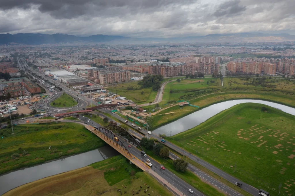 Romper jarillones en sequía es la causa de inundaciones en invierno: la CAR advierte responsabilidad de privados